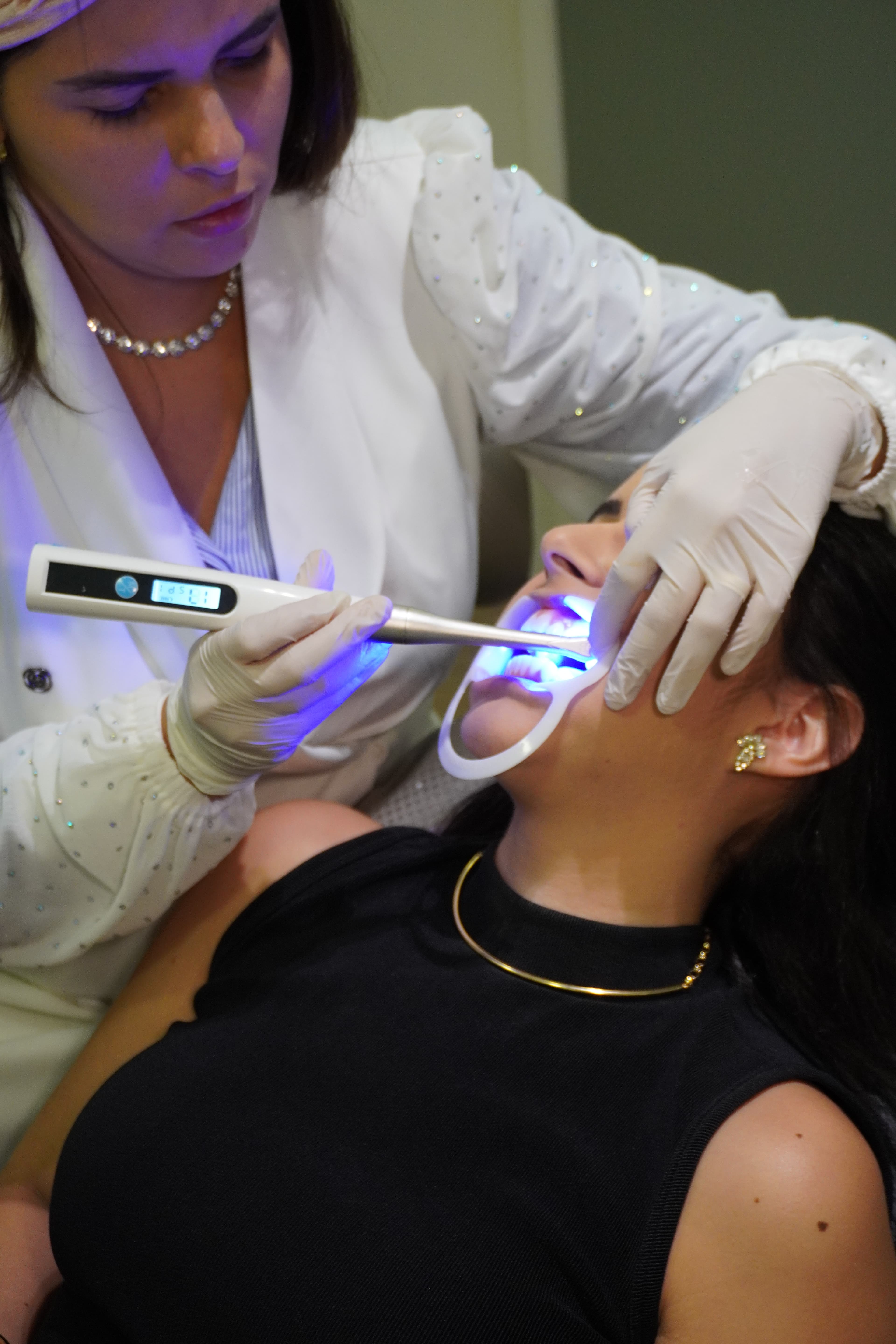 Ambiente moderno e aconchegante do consultório